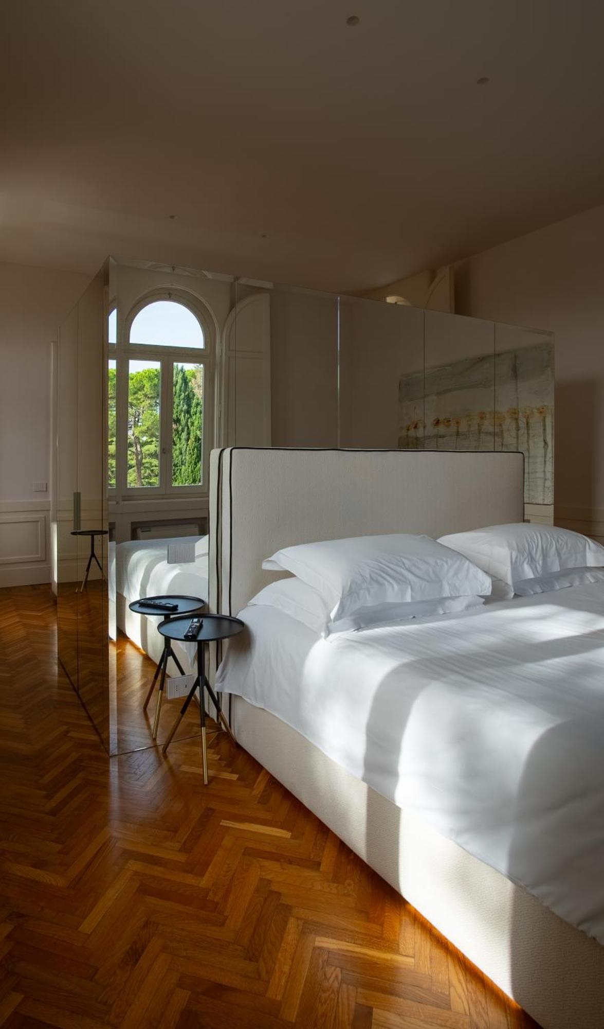 Boutique Hotel Villa Monty Banks Cesena Oda fotoğraf